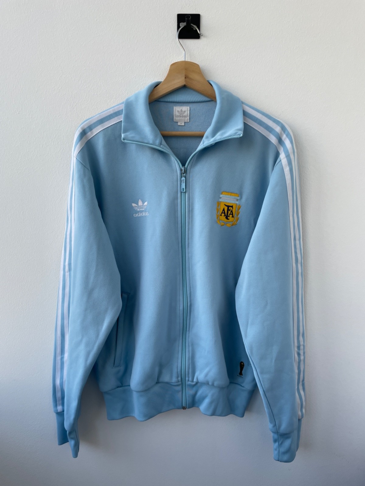 希少　アディダス　トラックジャケット　アルゼンチン代表　2006着限定 $_57.JPG?set_id=880000500F