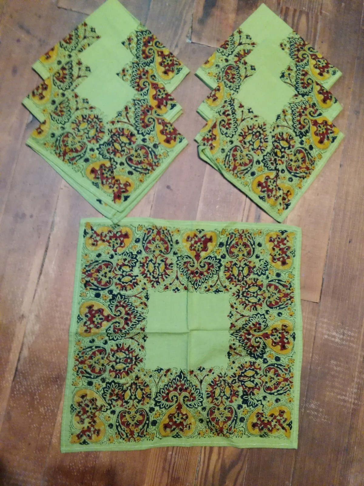 7 Vintage Green CLOTH NAPKINS 80's NOS Paisley Print