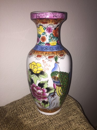 PEACOCK & FLORAL VASE ASIAN THEMED GOLD TRIM THROUGHOUT IMARI STYLE