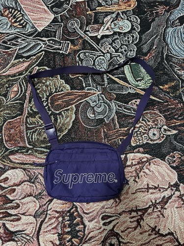 は*こ様 ★Supreme Shoulder Bag ★ Supreme 18SS Shoulder Bag Black Authentic Men D:1.38” H:8.86