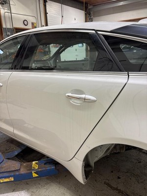 14 15 16 17 18 19 Jaguar JAGUAR XJ Left Rear Door