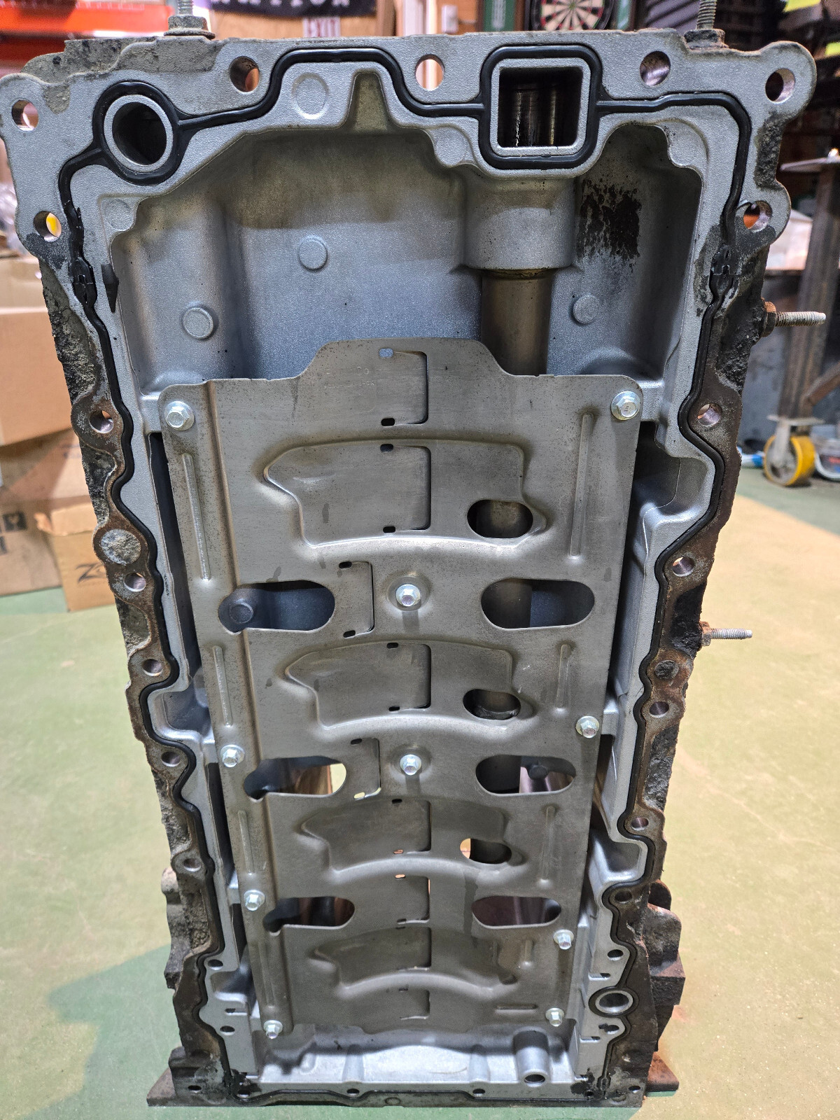 6.7L Powerstroke Upper Oil Pan bc3q-6675-eg bc3q-6676-fa - Picture 3 of 12