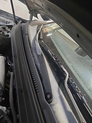 Used Right Wiper Arm fits: HYUNDAI SANTA FE 07 08 09