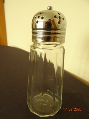 Jadite Salt /& Pepper Set 4.5 Tall 1 Cup Capacity Vintage 1930s Jeannette Ribbed Beehive Hoosier Range Set with Lids Aluminum Lids