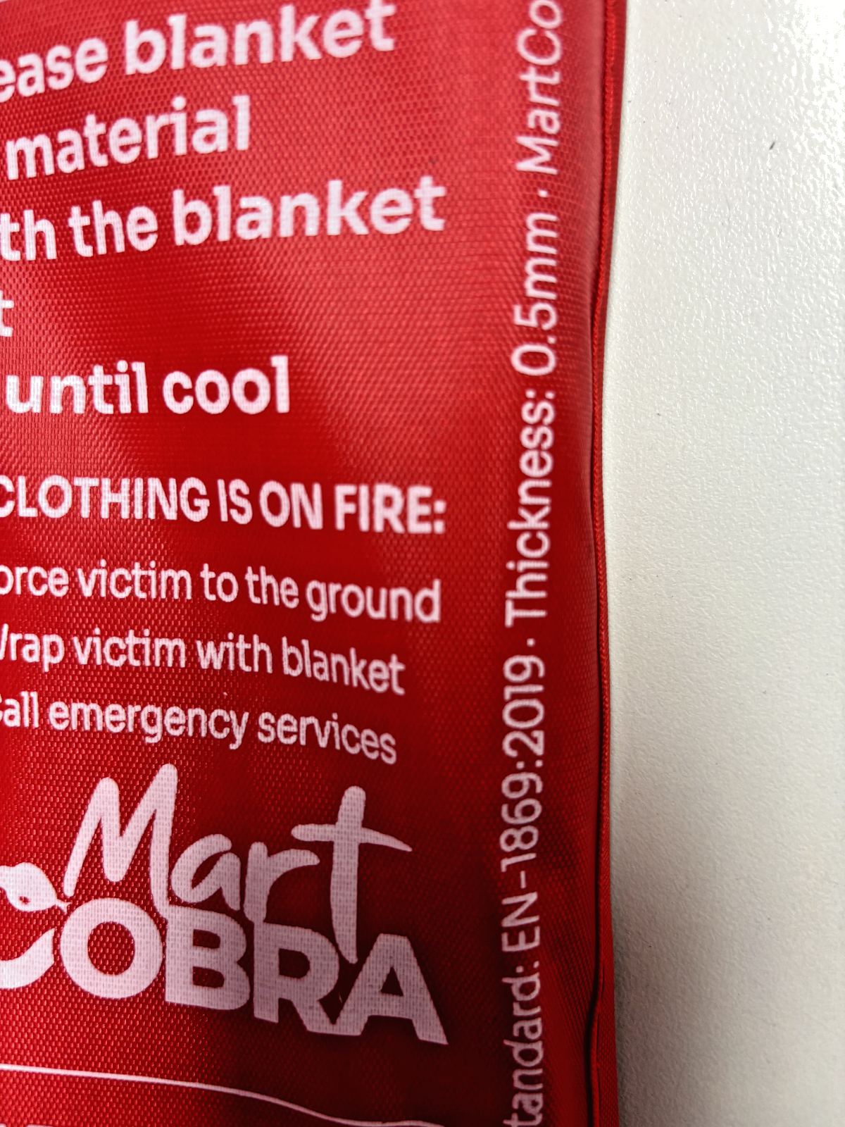 1 PACK FIRE BLANKET Fiberglass Cobra Emergency Home Retardant Prepared 40''x40''