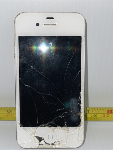 Broken SCREEN Apple iPhone 4s - 16 GB - White #A1387 LOCKED