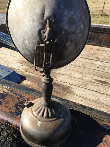 Vintage COLEMAN QUICK LITE Gas Lamp 