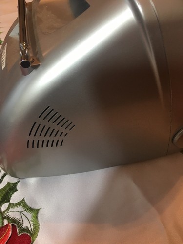 Manor Vintage 5.5” Black & White Portable TV With AM/FM Radio