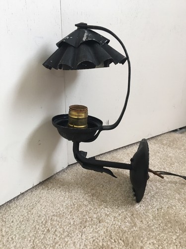 Vintage Black Metal Wall Sconce Medieval Look ?