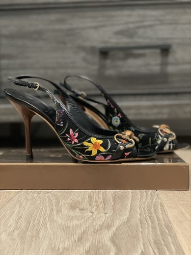 Gucci Women's Black Floral Horsebit Bamboo Slingback Heels Gucci Women's Black Floral Horsebit Bamboo Slingback Heels