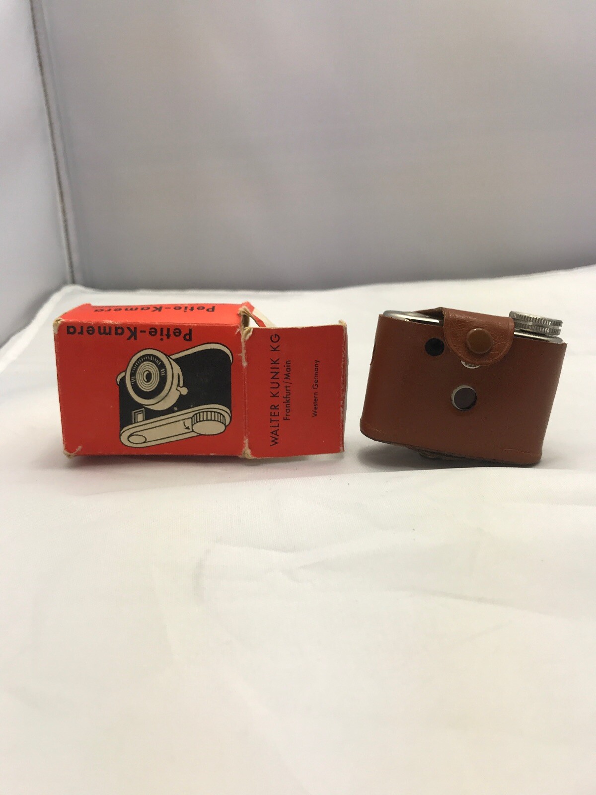 WALTER KUNIK PETIE 16MM SUBMINIATURE CAMERA With Box Rare Kamera Western Germany