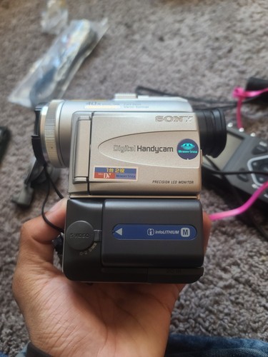(フク様ご予約商品)SONY Digital HandycamDCR-PC100 Sony Handycam DCR-PC100 Camcorder MiniDv Video Camera Japan