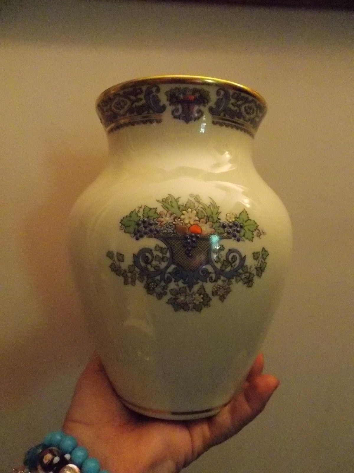 Lenox AUTUMN Vase 8 inches tall  Excellent  CONDITION
