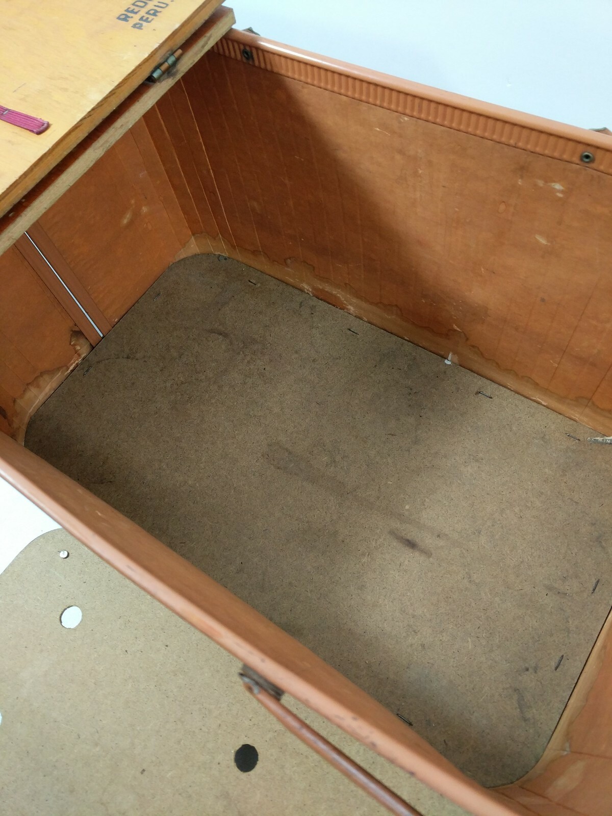 Vintage Redmon Woven Wicker Picnic Basket Metal Handles w/ Pie Shelf Large USA