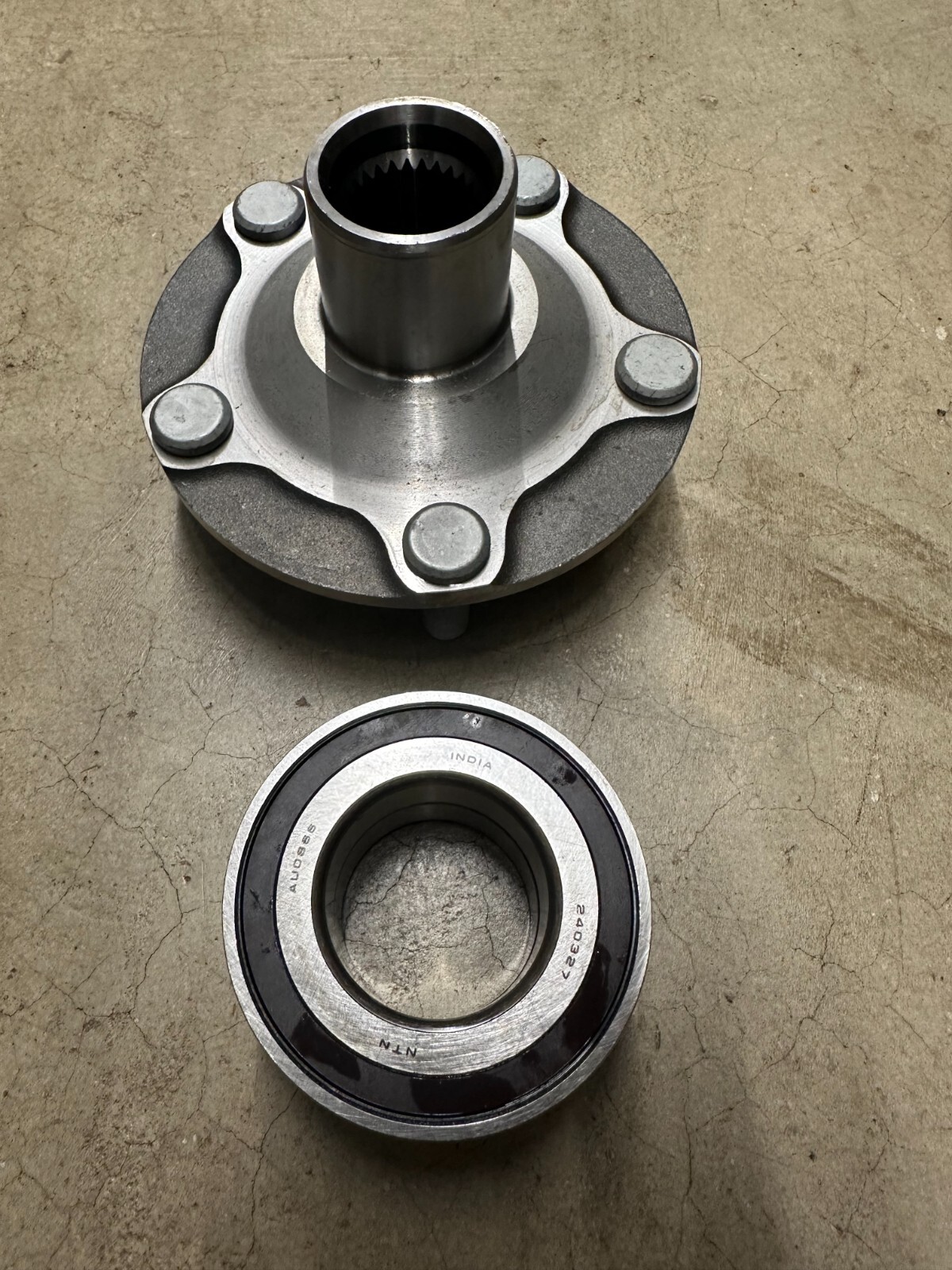 OEM NISSAN FRONT HUB / BEARING ASSEMBLY - 2021-2024 KICKS