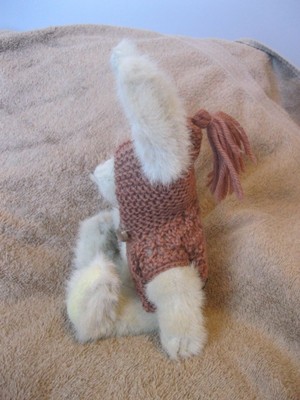 BUNNY, The Boyds Collection, 1994, jointed stuffed animal sitting about 9