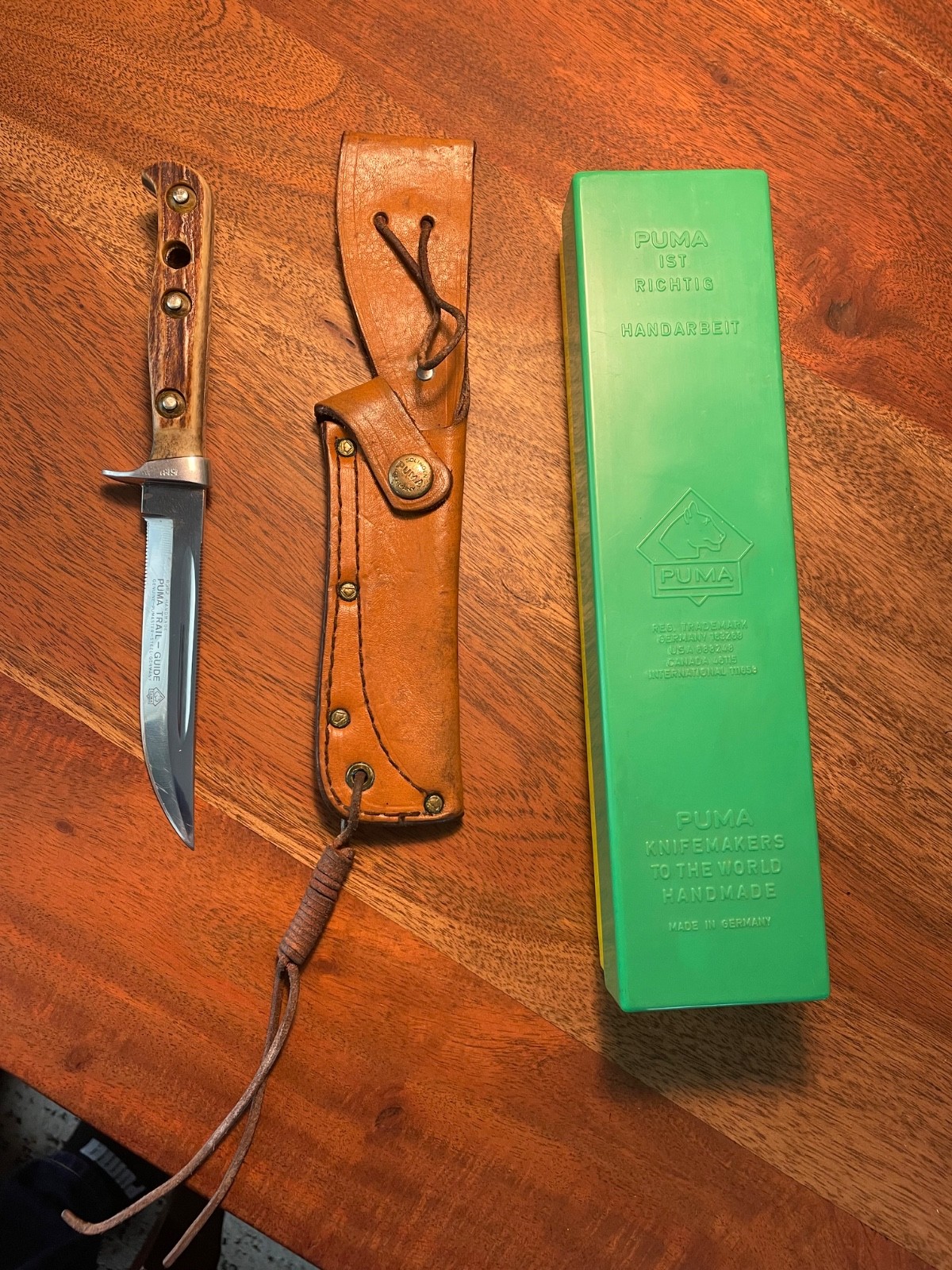 Puma 6382 Trail Guide knife w/ stag handle made in 1981 original