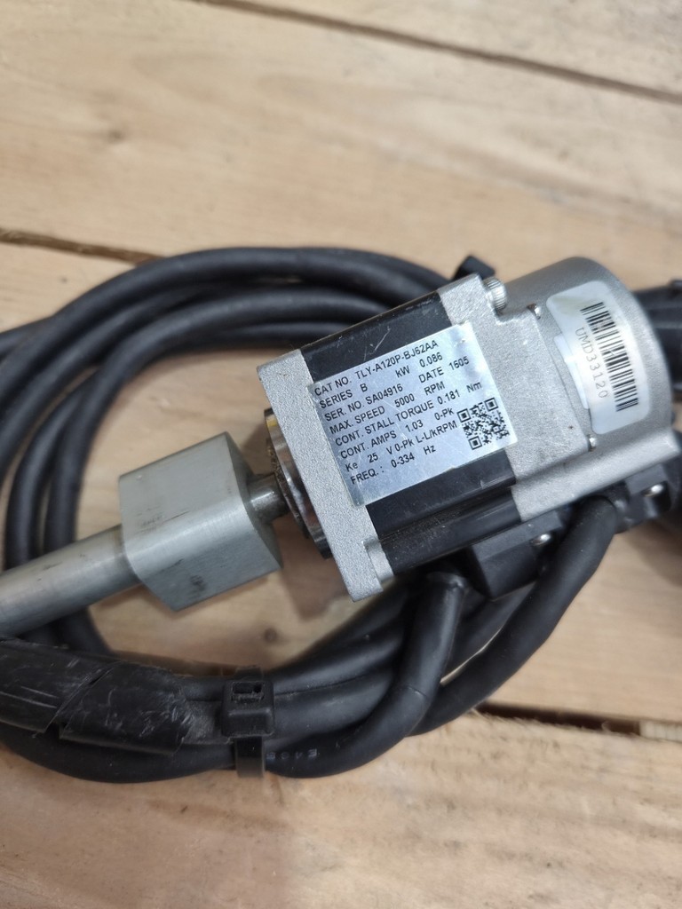 Allen Bradley TLY-A120P-BJ62AA SER. B Servo Motor — 3