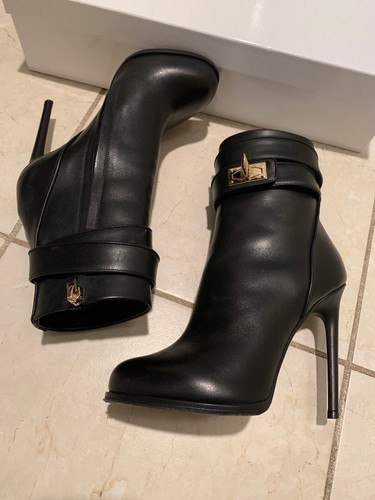 【関税＆送料込み】Givenchy Shark Lock Leather Boots Shoes GIVENCHY Shark Lock Booties Boots High Heels Black Leather 6