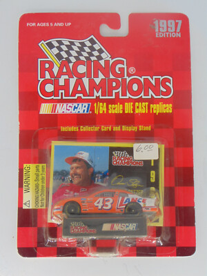 RACING CHAMPIONS 1997 DENNIS SETZER #43 CHEVROLET LANCE SNACKS NASCAR 1:64
