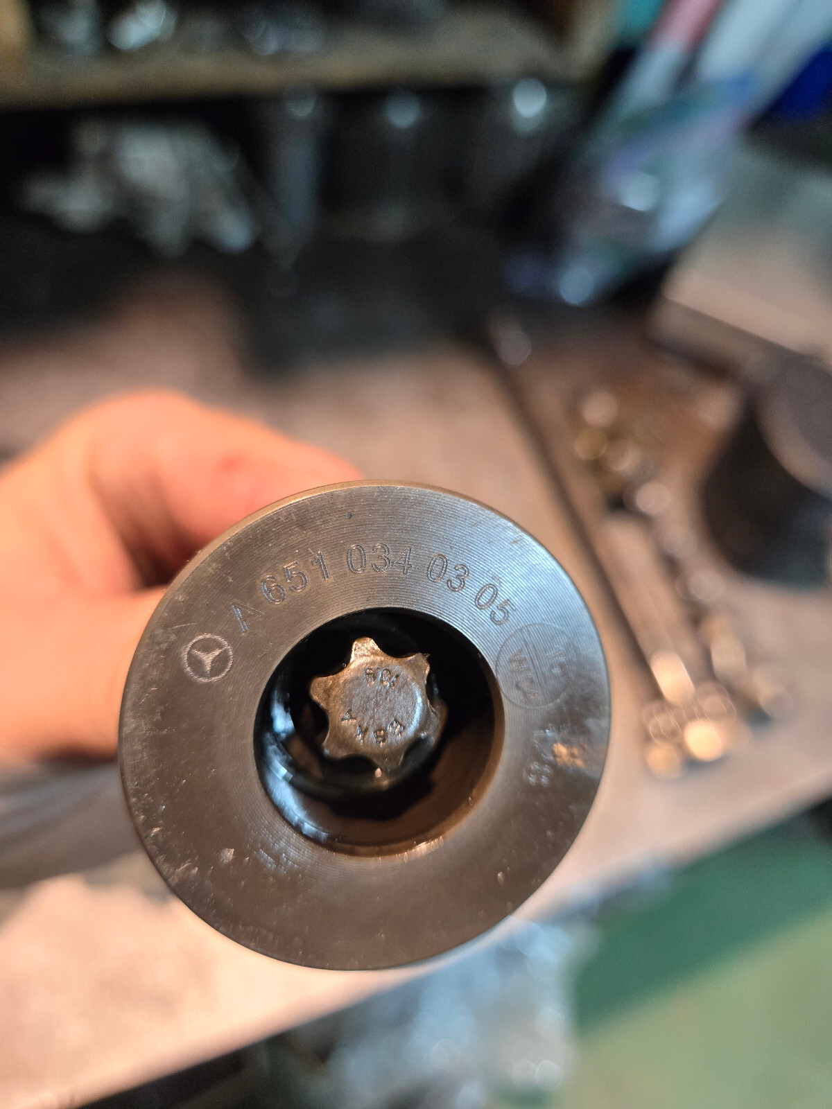 Mercedes  A6510340305 BEARING JOURNAL AND BOLT - Picture 3 of 3