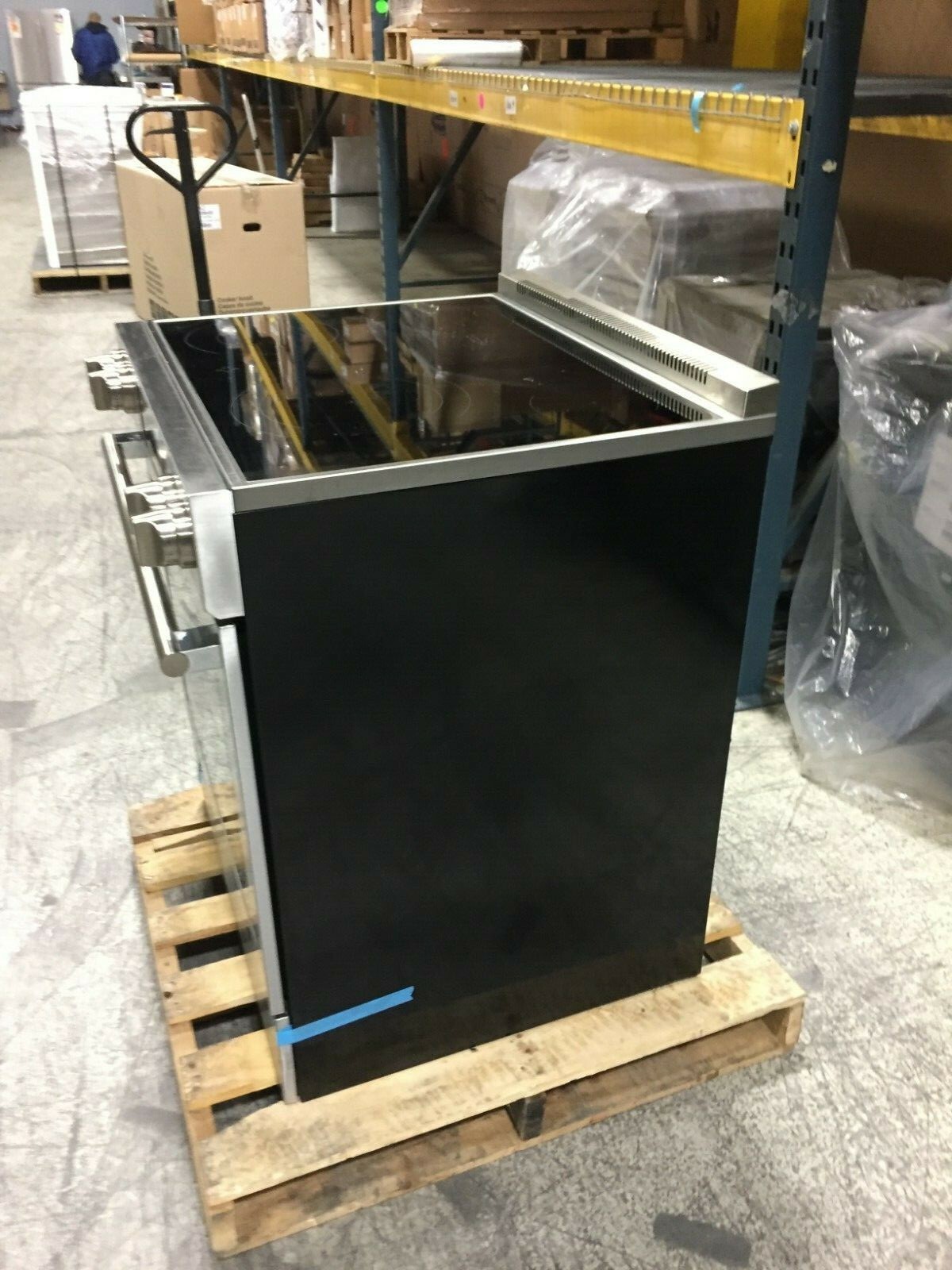 Blomberg  BERU30420SS 30 Inch Freestanding Electric Range - Stainless Steel