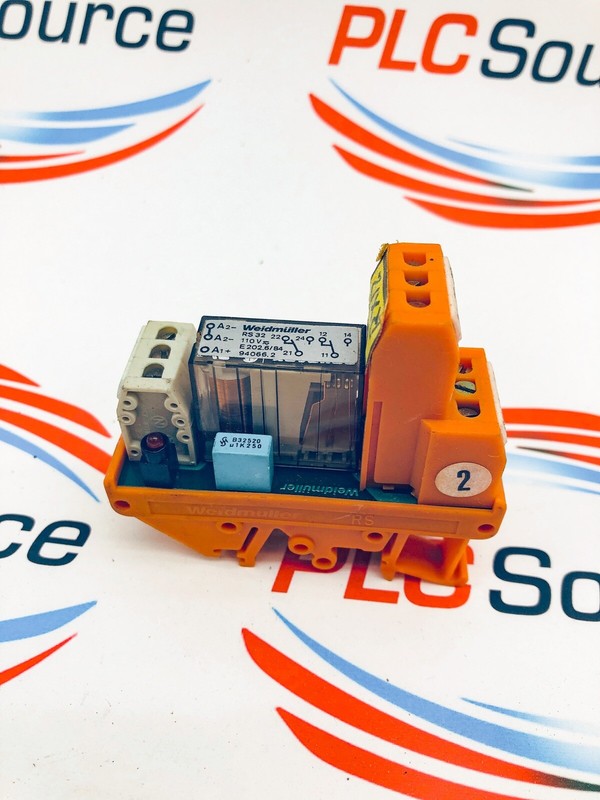 WEIDMULLER RS32 E202.6/84 110V INDUSTRIAL SAFETY RELAY MODULE w/ SOCKET