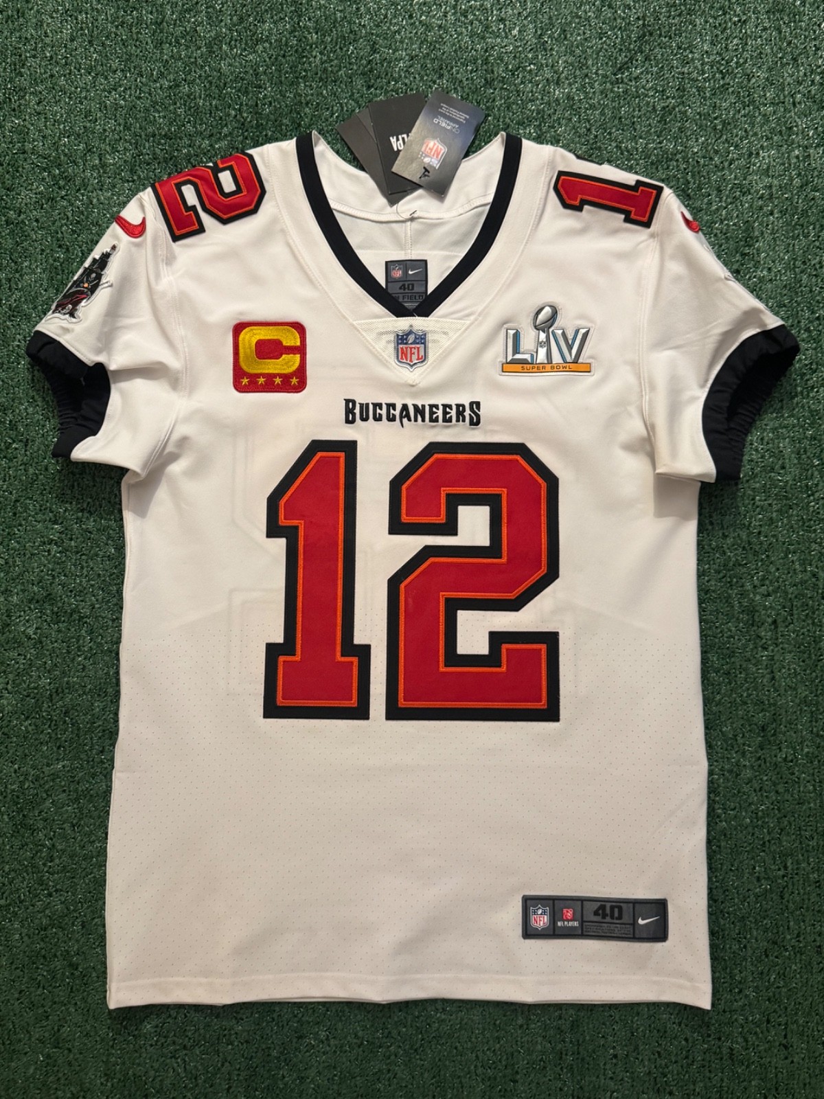 【NY購入激レア品】NFL Tampa bay buccaneersユニフォーム NY購入激レア品】NFL Tampa bay buccaneersユニフォーム