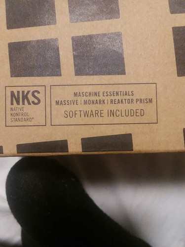Native Instruments Maschine Mikro MK3 Groove Production Studio NEVER OPENED