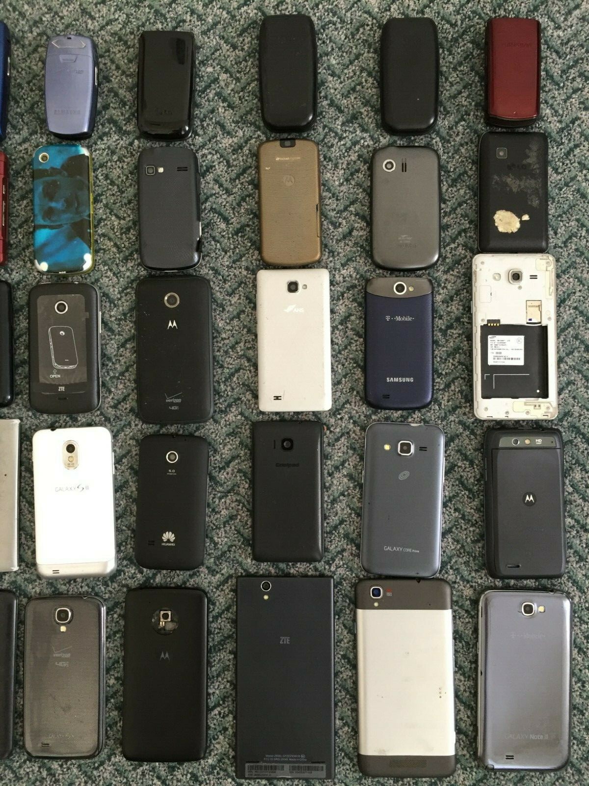 Lot of 50 Broken Cell Phones/Smartphones for Parts/Repair or Gold/Metal Recovery