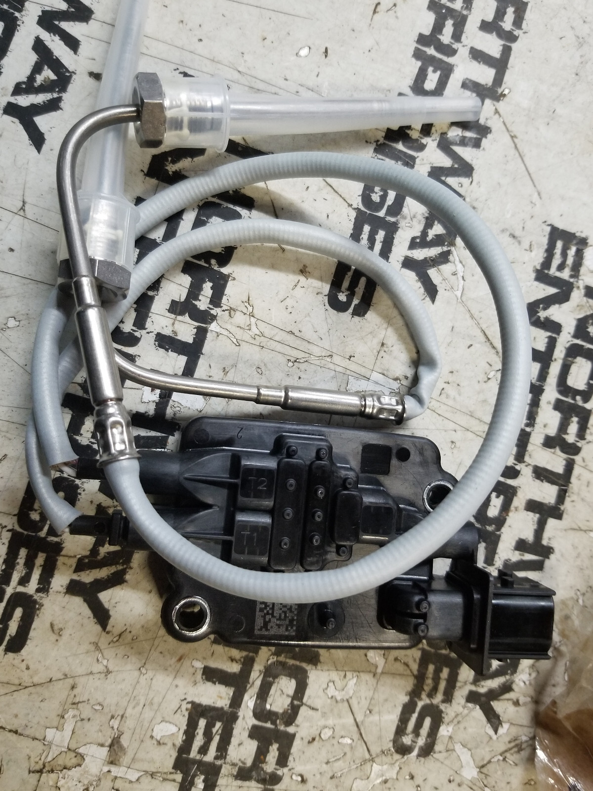 Genuine Cummins NOx Sensor Nitrogen Oxide 4326875 No Core - Picture 3 of 3
