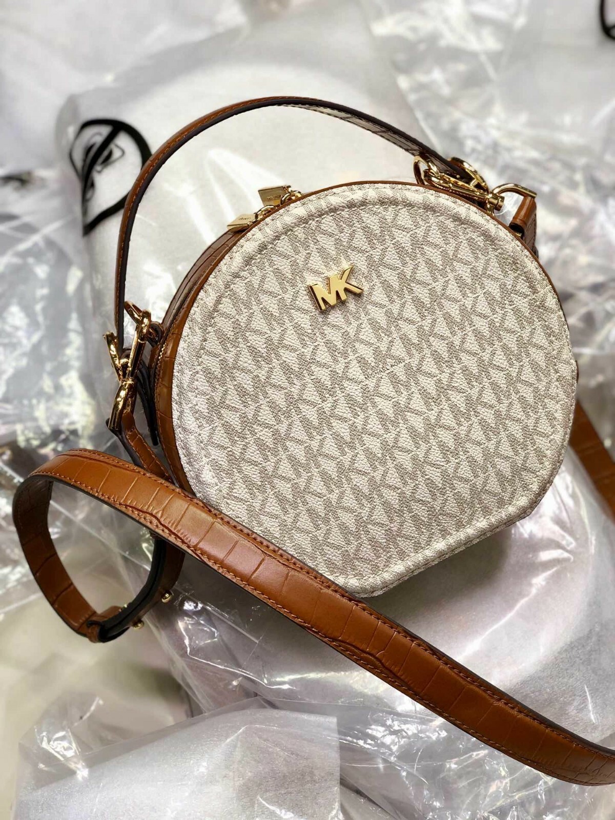 michael kors canteen crossbody bag