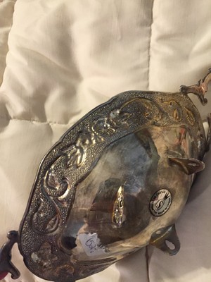 VINTAGE SILVERSMITHS SILVER PLATE TWO HANDLED FLORAL METAL BOWL DISH