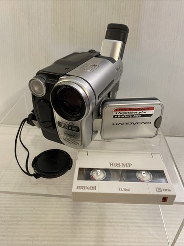 SONY CCD Video８【PRO】―AF『Silver』 Sony NTSC Handycam Digital8 Camcorder - Video Transfer - VGC