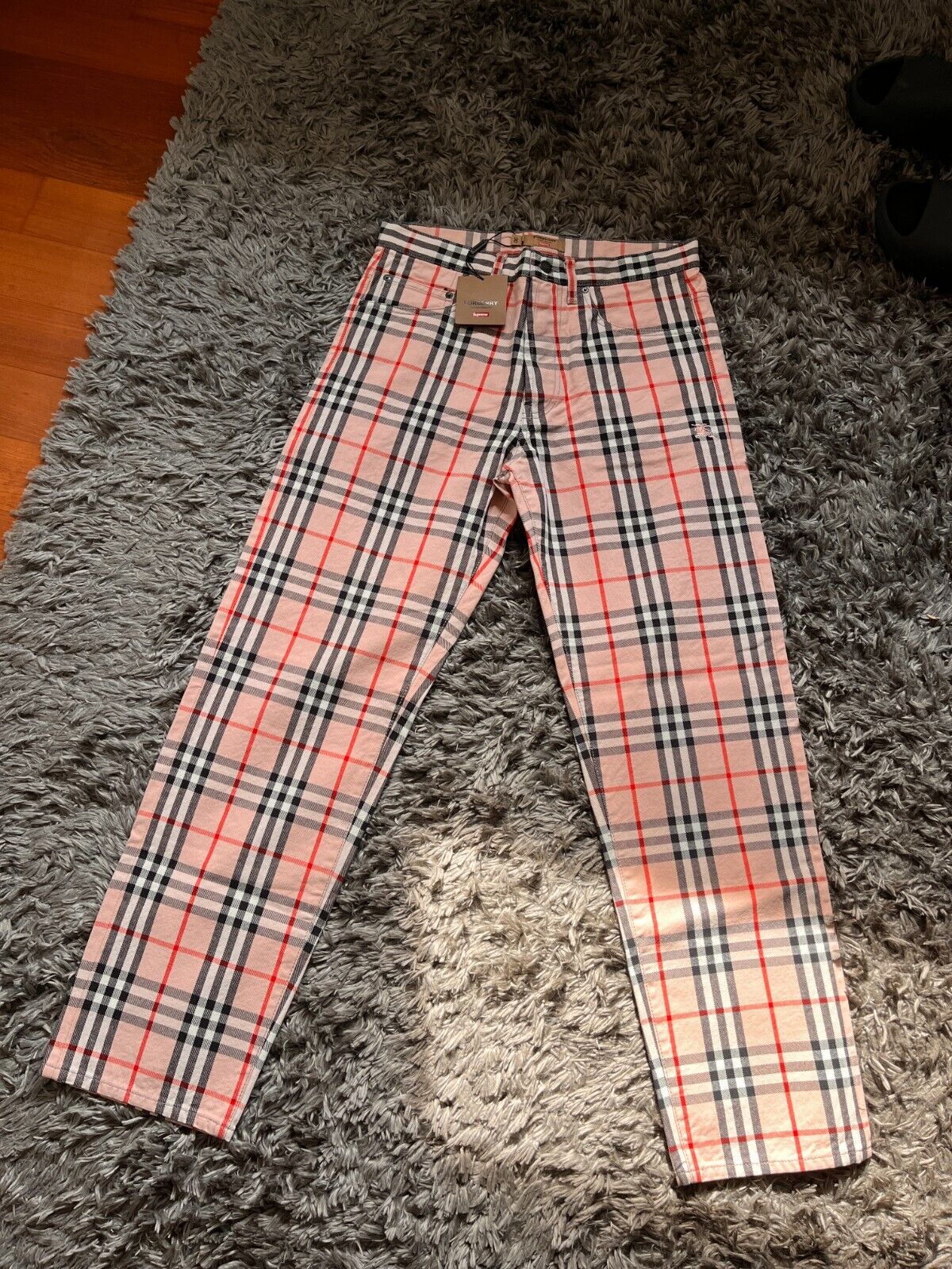 Supreme x Burberry jeans pink size 30 NEW DS | eBay Supreme x Burberry jeans pink size 30 NEW DS | eBay
