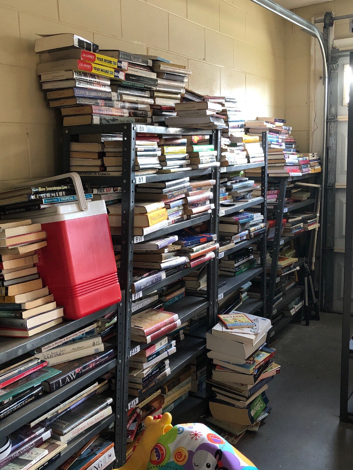Large Bulk Wholesale Book Lot, 3,000+ assorted quality Books- Truckload