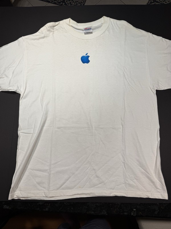 Vintage Apple Candy Colored iMacs 1999 MacWorld Apple Logo T-Shirt