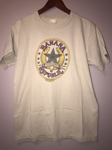 VINTAGE 1980's BANANA REPUBLIC TRAVEL & SAFARI T SHIRT VINTAGE 1980's BANANA REPUBLIC TRAVEL & SAFARI T SHIRT