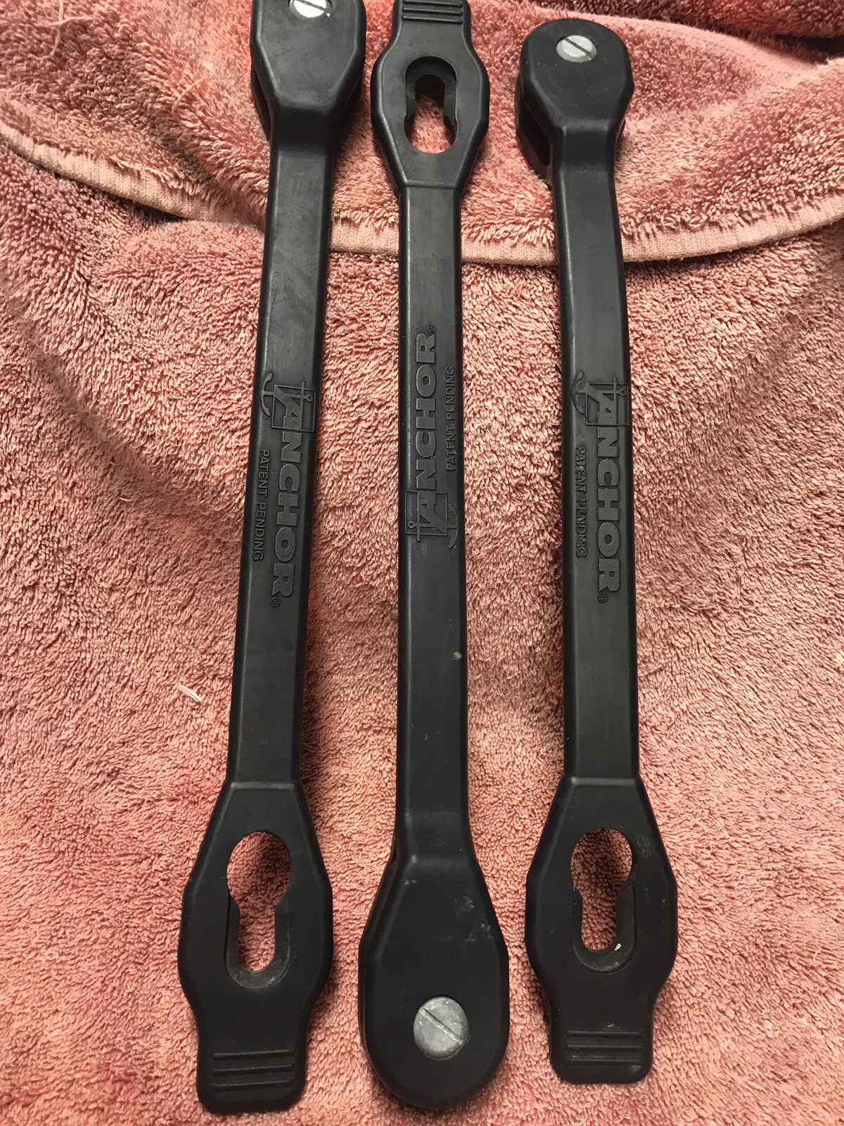 (12) ANCHOR INDUSTRIES RUBBER TIE HOOKLESS BUNGEE,12