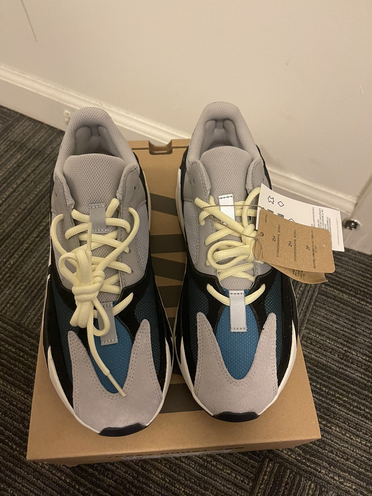 yeezy boost 700 wave runner size 9