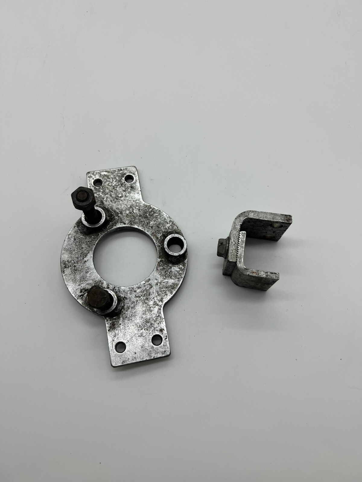 Kent-Moore J-22197-4-7 Vibration damper holder Special