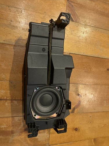 キャデラック エスカレード　Bose アンプ　 No 25939529 キャデラック エスカレード Bose アンプ No 25939529 パーツ