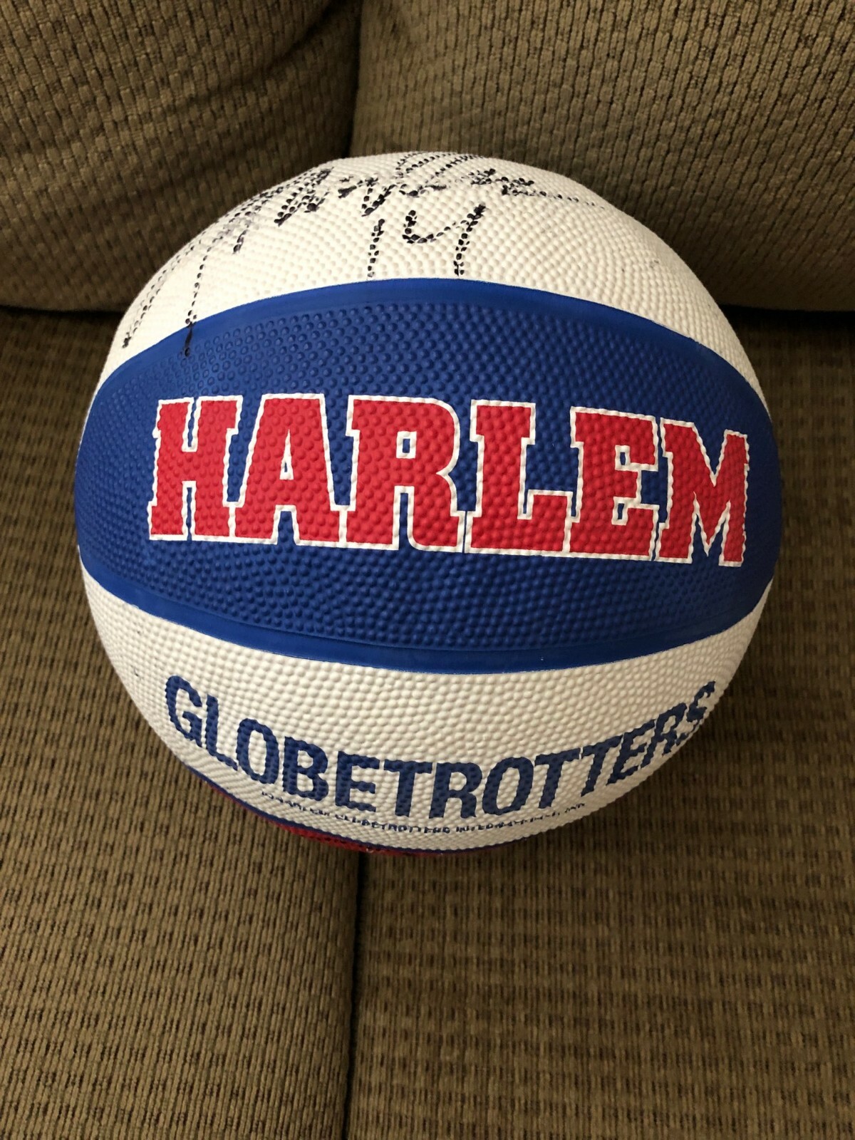 趣味 HARLEM GLOBETROTTERS 70th Anniversary Signed Harlem Globetrotters 70th Anniversary Magazine. The