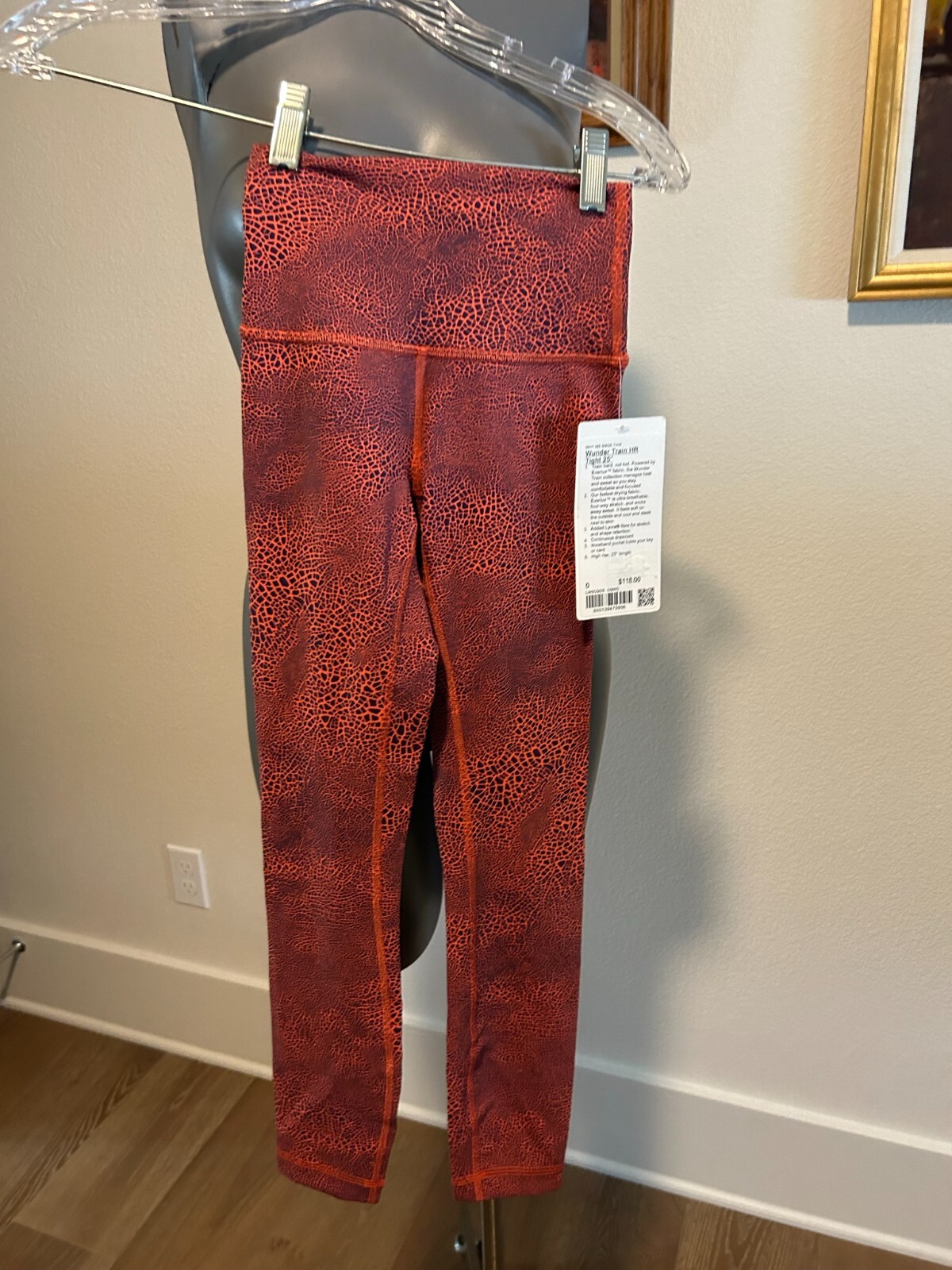 新品未使用　lululemon レギンスWunder Train HR Wunder Train High-Rise Tight with Pockets 25