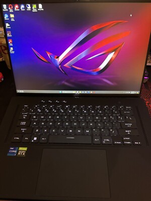 ASUS ROG Zephyrus M16 GU603ZM.  i7-12700H 4.7GHz 16GB RAM 512GB SSD. RTX 3060