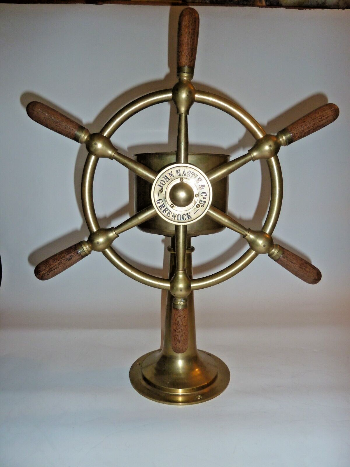 船舶用舵輪●John Hastie & Co. Ltd製造●24-06-19 22” John Hastie & Co Brass Ships Helm Wheel W Pedestal