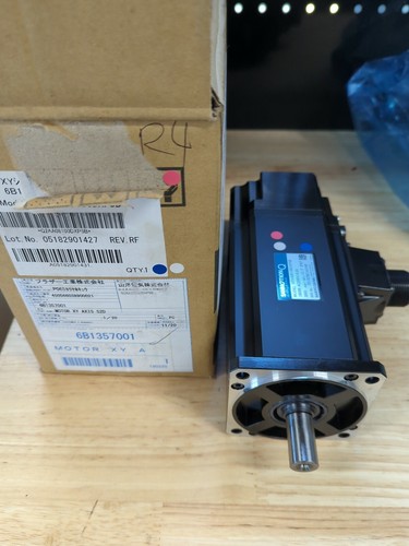 New TC-S2DZ MOTOR Y Axis Q2AA08100DXP5B 1000 watt Sanyo