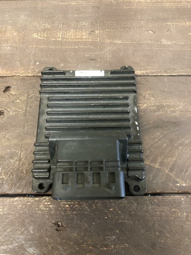 キ*ル様 2011年　ハーレー　ロードキング　ECM 品番34246-08B RH foot board mount brackets Harley Davidson Road king