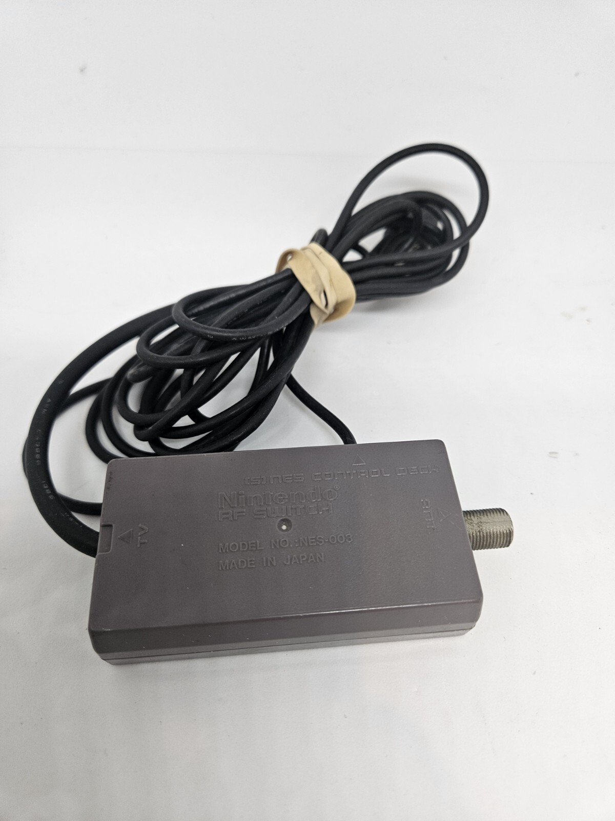 Aさん専用　Nintendo Original OEM Nintendo NES RF/AV Cable Adapter Switch (NES-003)Coax