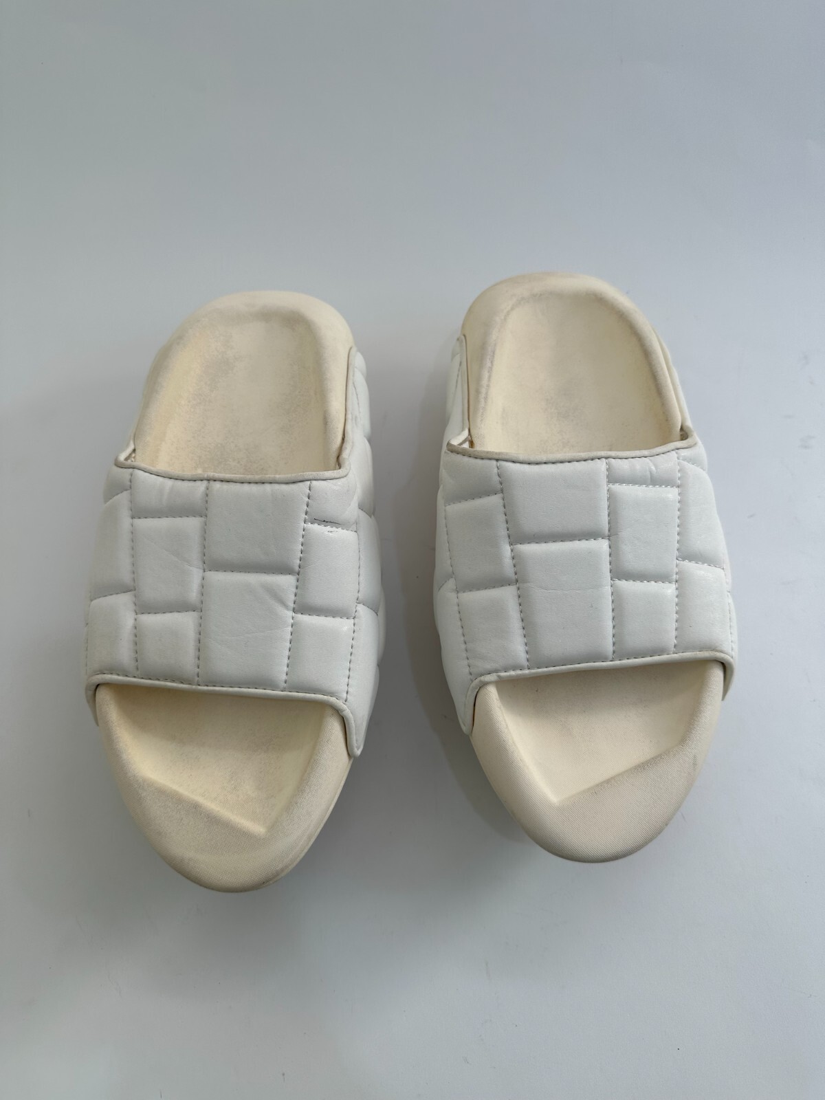 Balmain White 'B-IT' quilted slide Size 42 | eBay Balmain White 'B-IT' quilted slide Size 42 | eBay